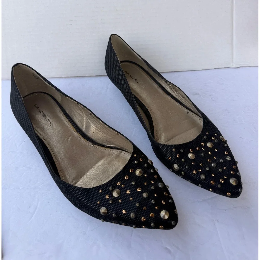Bandolino Black Studded Pointed Toe Low Wedge Slip On Shoes Sz 8.5M‎